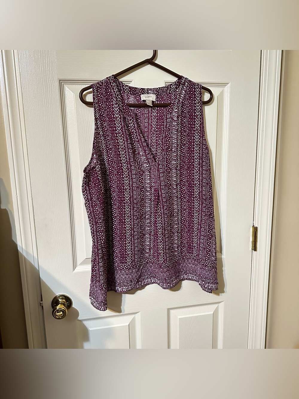 LOFT Purple Geometric Print V-Neck Sleeveless Blouse